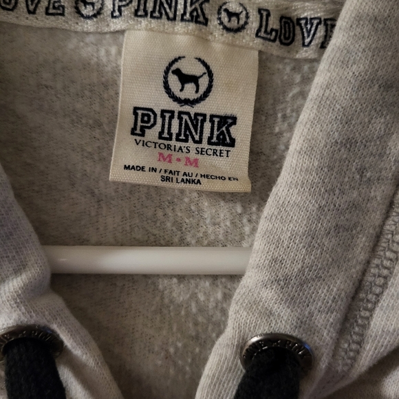Vs pink vintage hoodie size medium. - Picture 4 of 11